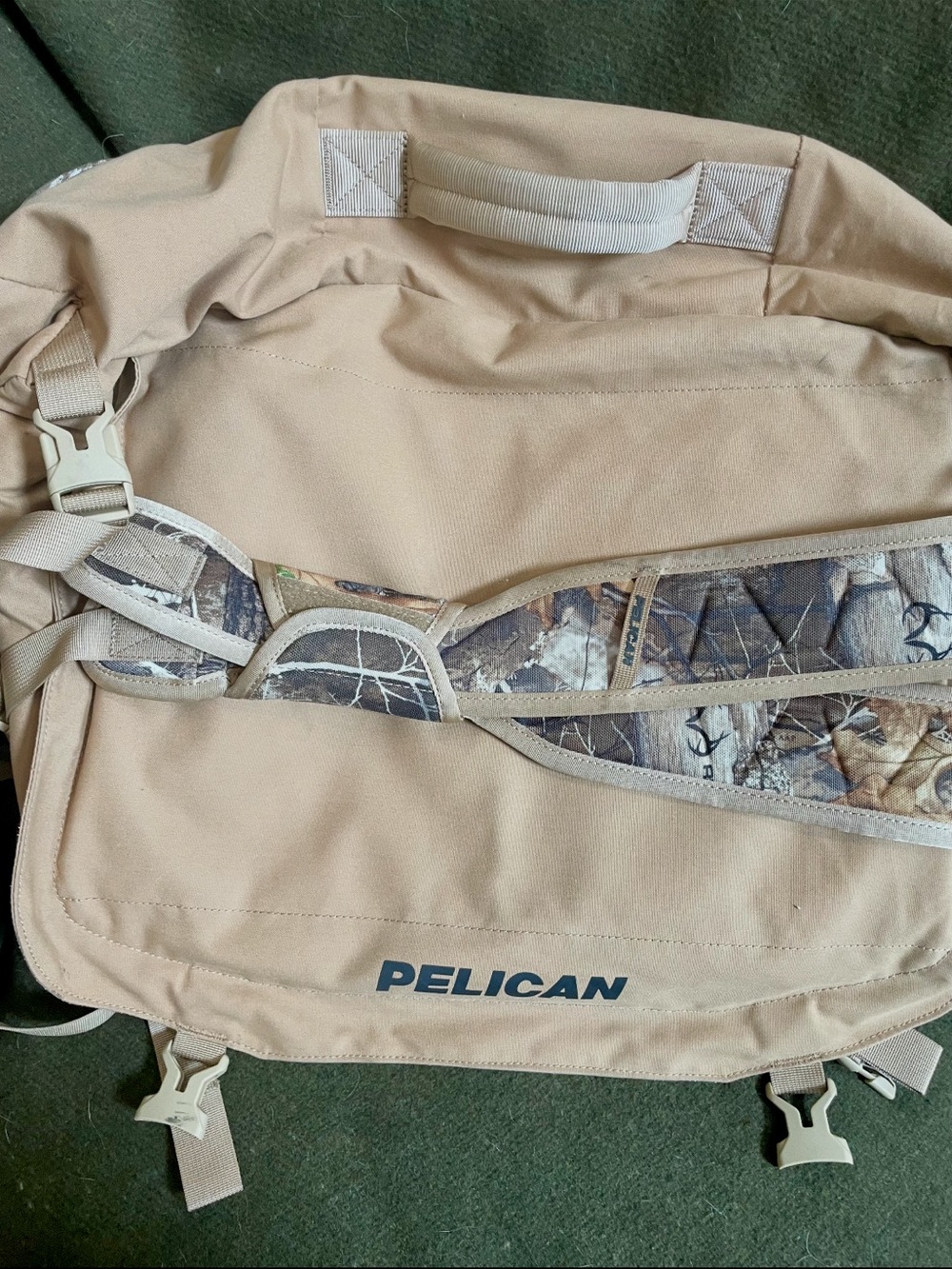 Pelican Tan Duffel/ Backpack with Camo Straps - Picture 5 of 16